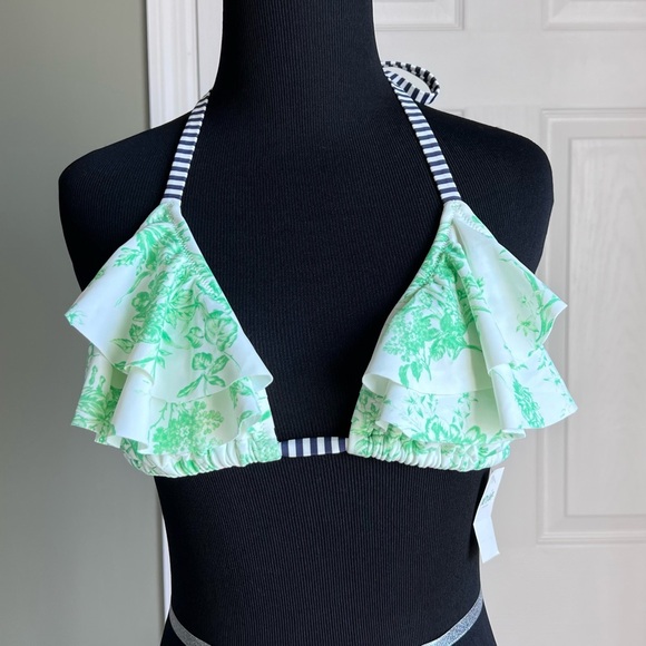 American Eagle
Aerie Ruffle String Triangle Bikini Set. S bottom, L top NWT - Picture 10 of 13